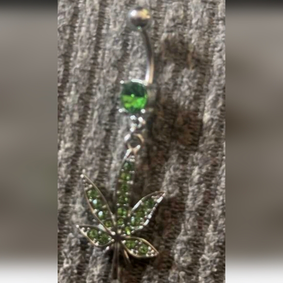 420 Weed Leaf Dangling Bellybutton Ring Jewelry (OS) - Picture 4 of 5